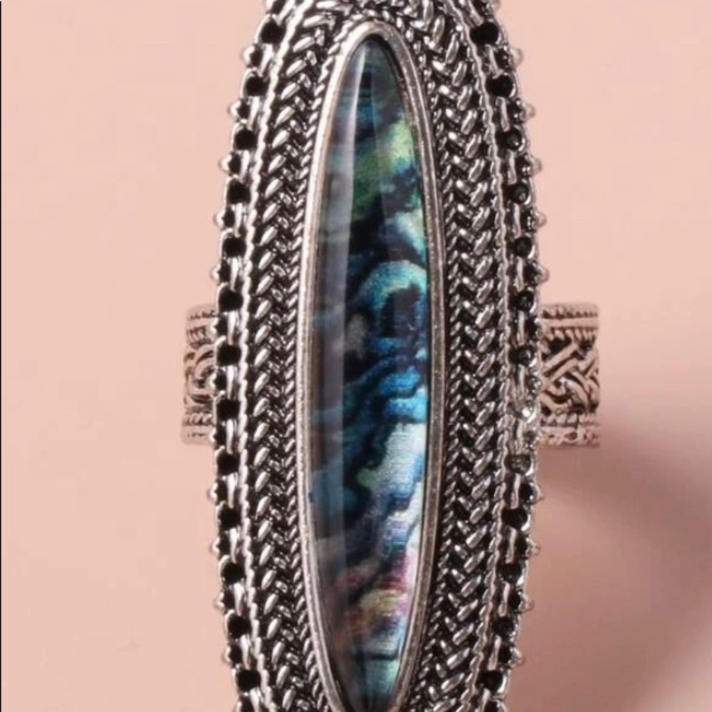 Size 6 Ring - Picture 3 of 5